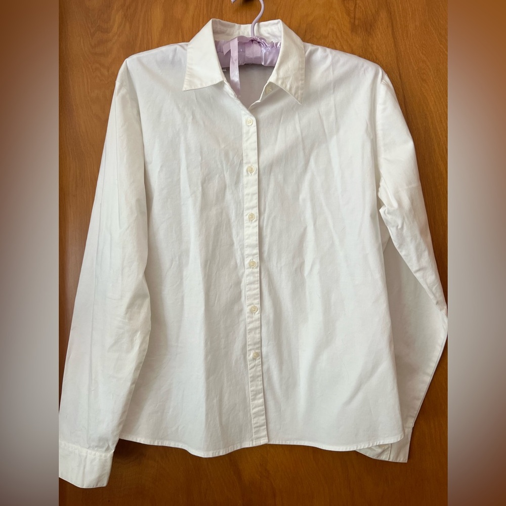 Carlie’s Court white long sleeve button down fitted blouse size 10